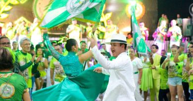 Aparecida recebe intérprete e rainha de bateria do Paraíso do Tuiuti na ‘Feijoada Soberana’, em fevereiro