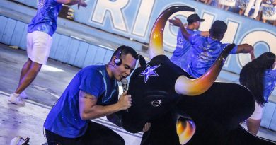 Caprichoso e Garantido preparam grande espetáculo para abrir a nova temporada Caprichoso e Garantido preparam grande espetáculo para abrir a nova temporada