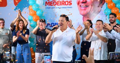 Em grande ato político Tony Medeiros reúne o setor cultural com a presença do ex prefeito David Almeida